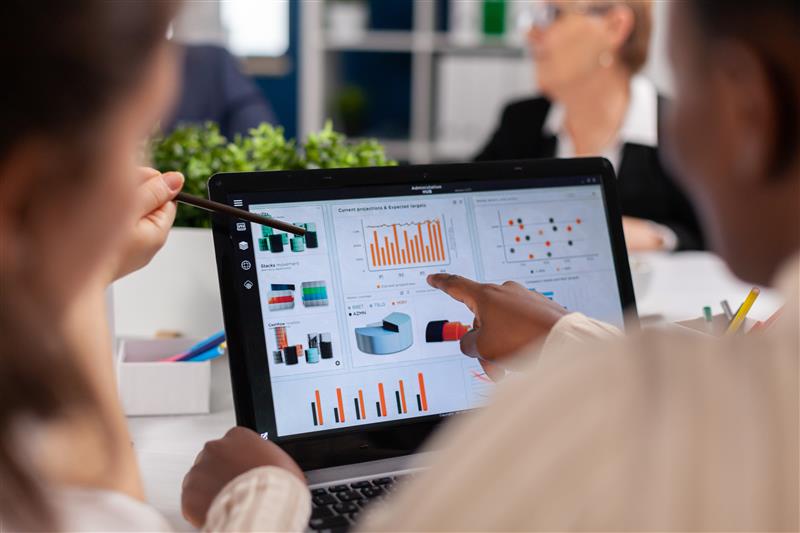 SplashBI vs Power BI – A Comprehensive Comparison for 2025